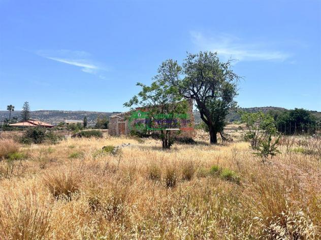 TERRENO CON ACCATASTAMENTI RURALI - Foto 9
