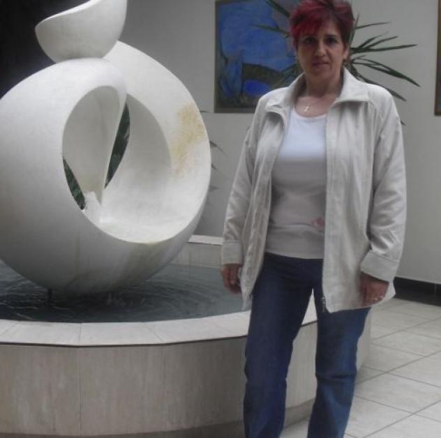 AnnaRosa11: alta 156cm, 63kg, cerco uomo vicino Tel: