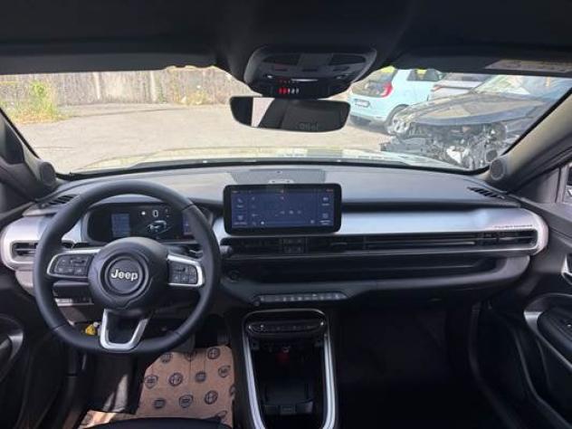 Jeep Avenger e-Hybrid 1.2 MHEV e-Hybrid Turbo Summit - Foto 3