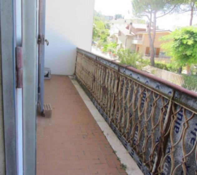 Immobile in asta di 425 m² con più di 5 locali e box auto in vendita a Pesaro - Foto 2