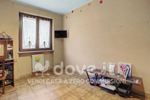 Appartamento di 90 m² con 3 locali e box auto in vendita a Caravate - Foto 14