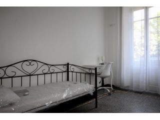 Stanza in appartamento in affitto a Novara