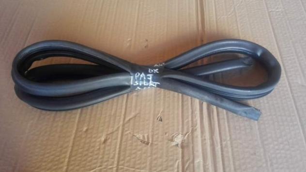 Guarnizione porta anteriore DX Mitsubishi Pajero Sport 2.5 TD 99