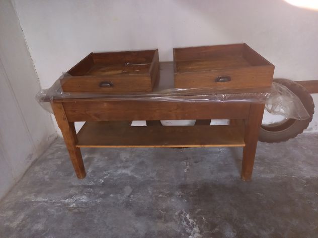 Tavolone in legno massiccio