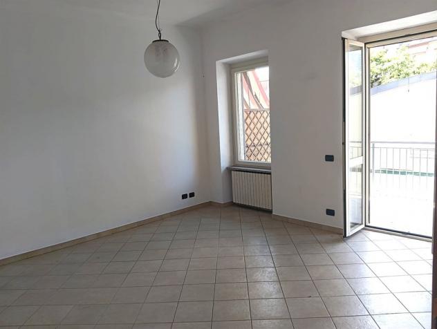 BILOCALE RISTRUTTURATO CON TERRAZZA IN CENTRO CALOLZIO - Foto 5