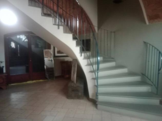 Villa di 10600 m² con più di 5 locali e box auto in vendita a Carpi - Foto 3