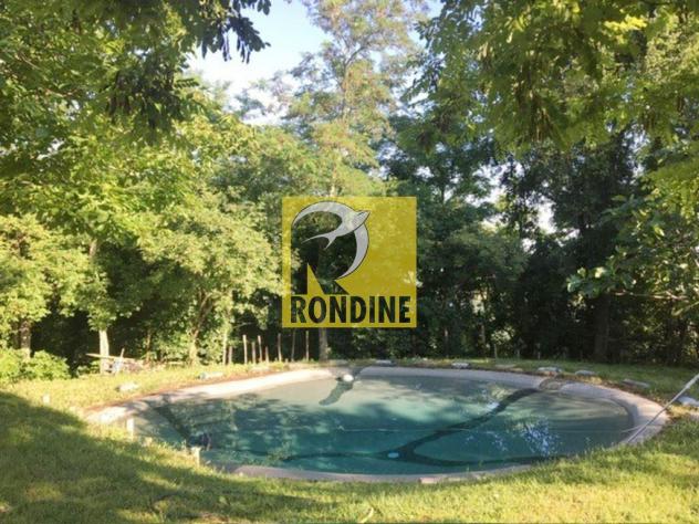 2 fabbricati indipendenti circondati da giardino di 3.960 mq. con piscina - Foto 8