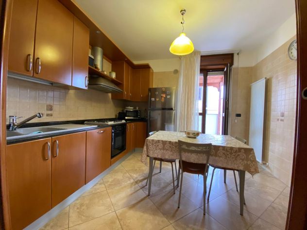 ELEGANTE APPARTAMENTO CON MANSARDA TERRAZZO E BOX - Foto 3