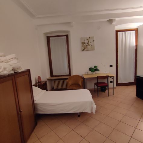 AFFITTASI DUE POSTI LETTO IN CAMERA DOPPIA - Foto 4