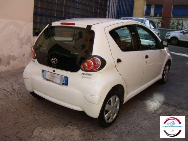 TOYOTA - Aygo - 12V VVT-i 5 porte Now Connect - Foto 5