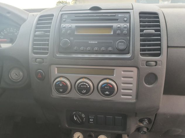 Nissan Navara (D40) 2.5 dCi 174CV 4WD Cabina Singola SE - Foto 9