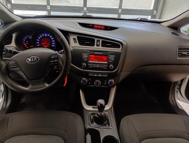 Kia Ceed cee'd 1.4 CRDi SW Active - Foto 9