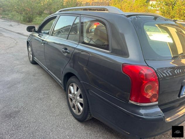 TOYOTA - Avensis - 2.2 D-4D 16V - Foto 4