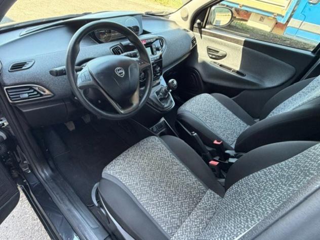 Lancia Ypsilon 1.0 hybrid neopatentati - Foto 5