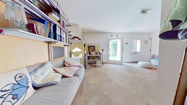 CASA INDIPENDENTE di 9 vani e di 330 mq (MONTEBELLUNA) rif. DG314A - Foto 8