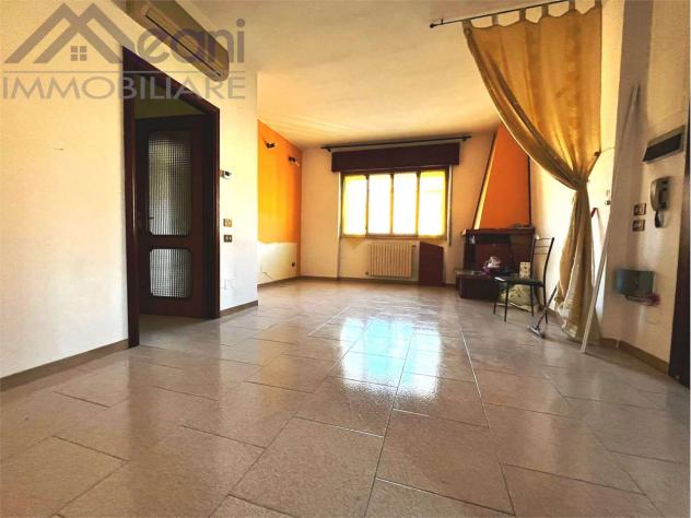 311 - APPARTAMENTO DI 3 LOCALI CON CAMINO IN VILLA BIFAMILIARE - Foto 9