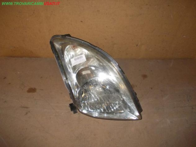 PROIETTORE D. PARAB. CROMATA. (1 SUPPORTINO ROTTO) SUZUKI SWIFT (RS/MZ)  Parti elettriche  Fanaleria  Proiettori  Proiettore ant. SUZUKI - SWIFT - 01-