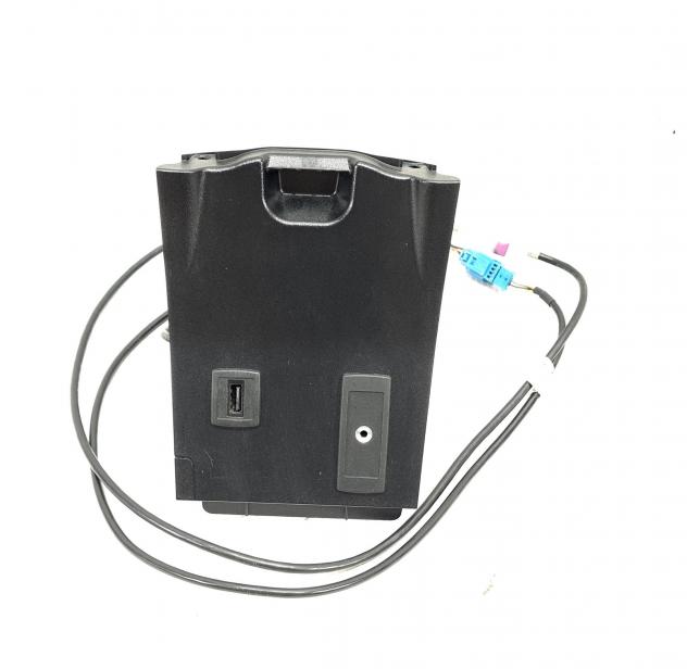 PRESA AUX/USB MERCEDES Classe B W246 2° Serie A2468230411 (12)