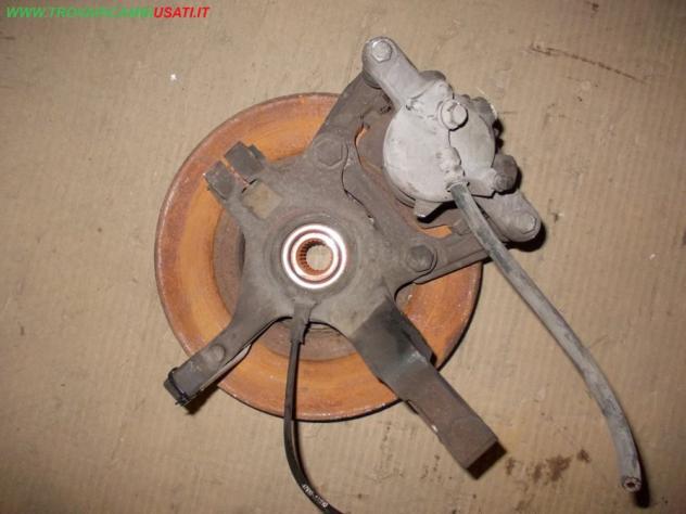 MONTANTE SOSP. ANT.D. 1.5 TDCI C/ABS RENAULT CLIO (C85/B85) 3p / 5p  Meccanica  Assale  Telaio  Fusello ruota ant. dx. RENAULT - CLIO III  3/5 P - 01-