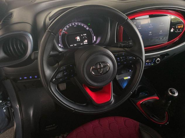 Toyota Aygo X 1.0B (72 CV) Undercover - Foto 7