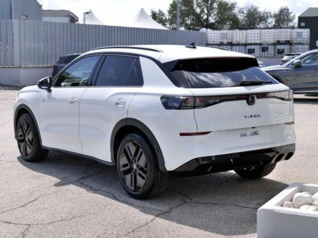 VOLKSWAGEN T-Roc NEW 1.5 eTsi 150cv R-line Dsg rif. 24108998 - Foto 3