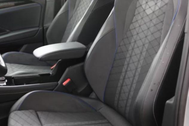VOLKSWAGEN Tiguan 2.0 TDI 150 CV DSG R-Line rif. 23758004 - Foto 7
