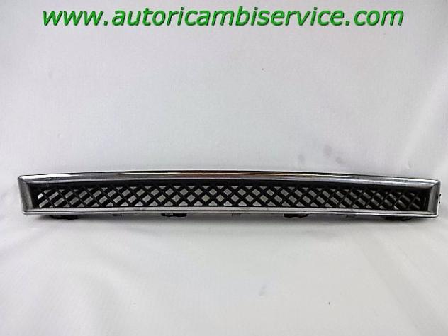 744050136 RIVESTIMENTO MASCHERINA INFERIORE PARAURTI ANTERIORE DR 5 1.6 G 80KW 5M 5P (2008) RICAMBIO USATO
