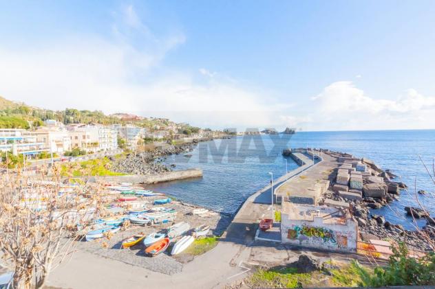 casa indipendente in vendita ad Aci Castello