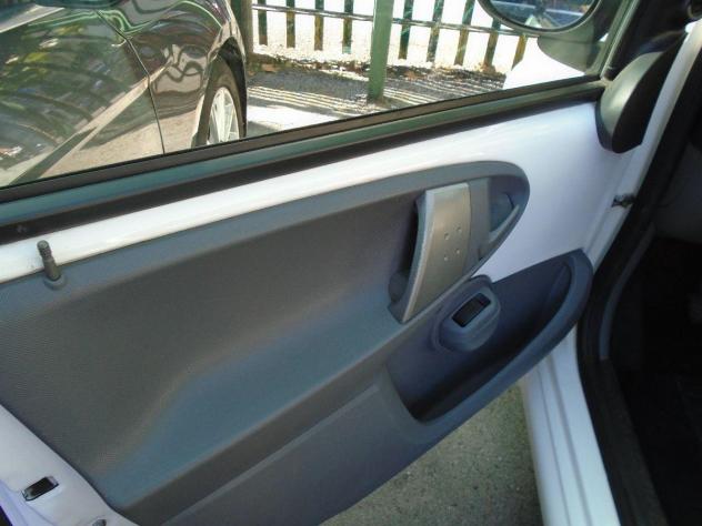 TOYOTA Aygo 12V VVT-i 5 porte Now Connect 120000 KM - Foto 6