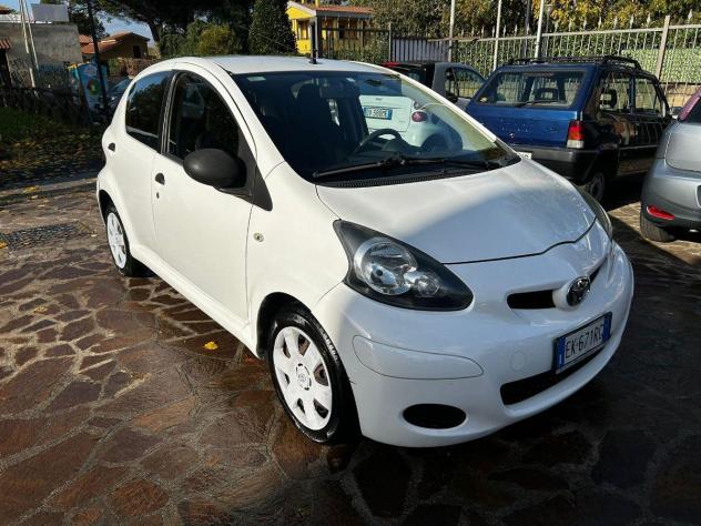 TOYOTA - Aygo - Con. 1.0 VVT-i 72 CV 5p. x-cite MMT - Foto 4