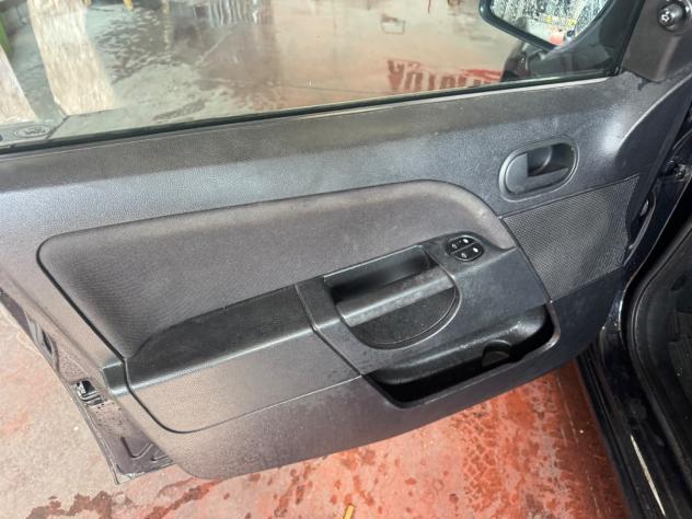 FORD FIESTA 1.4 TDCI 5 FRIZIONE NUOVS - Foto 8