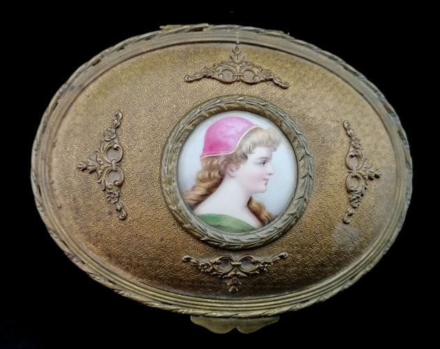 ANTICA SCATOLA IN BRONZO DORATO CON MINIATURA SU PORCELLATA, FINE 1800. - Foto 2