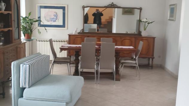 IMMOBILE DI PRESTIGIO di 8 vani e di 260 mq (VIAREGGIO - Viareggio Città Giardino) rif. 592 - Foto 2