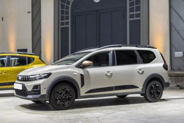DACIA Jogger APERTI AD AGOSTO rif. 24016424 - Foto 4