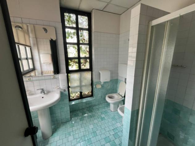 Immobile di 2600 m² con 5 locali in affitto a Bedizzole - Foto 10
