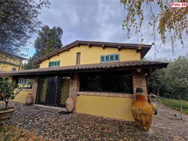 Immobile in asta di 392 m² con più di 5 locali e box auto in vendita a Perugia - Foto 4
