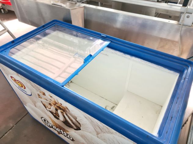 congelatore a pozzetto per gelati sfusi usato - Foto 3