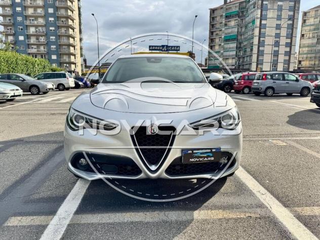 Alfa Romeo Stelvio 2.2 Turbodiesel 180 CV AT8 Q4 Executive - Foto 2