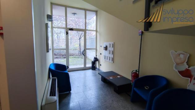 CAPANNONE CON UFFICI E SHOWROOM IN VENDITA A BRUGHERIO - Foto 15
