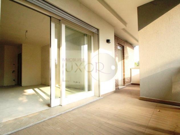 Appartamento di 4 locali con terrazzo a Merate