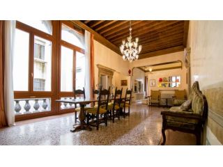 Fortuny 3967 Luxury suites & wine