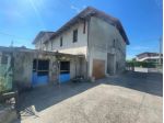 Rustico / Casale di 248 m² con più di 5 locali in vendita a Urgnano