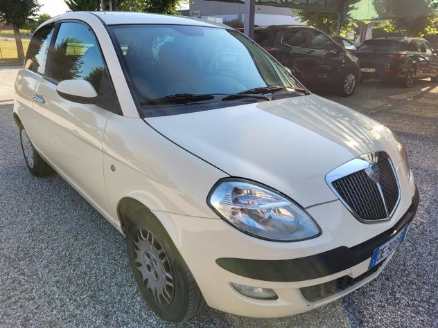 Lancia Ypsilon 1.3 MJT 75 CV Platino - Foto 2