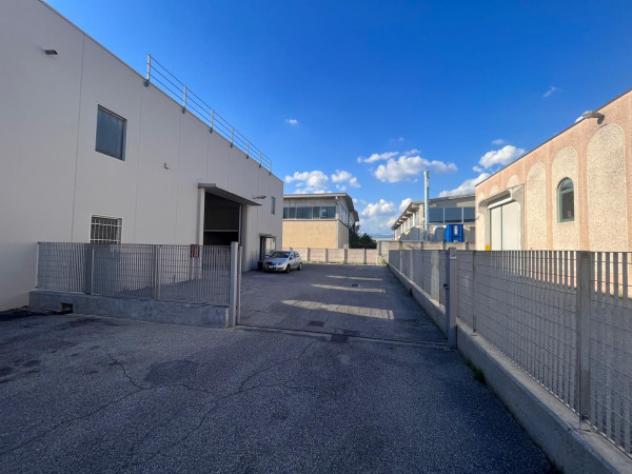 Immobile di 530 m² con 2 locali in affitto a Torbole Casaglia - Foto 14