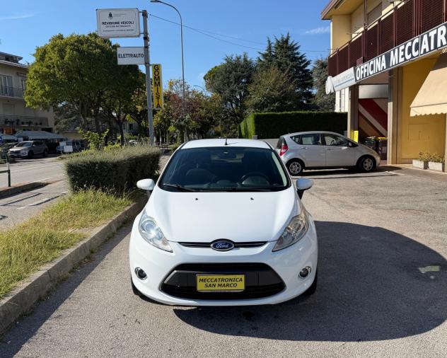 Ford Fiesta 1.2 16v Titan. c/esp 82cv 5p E5 - Foto 2