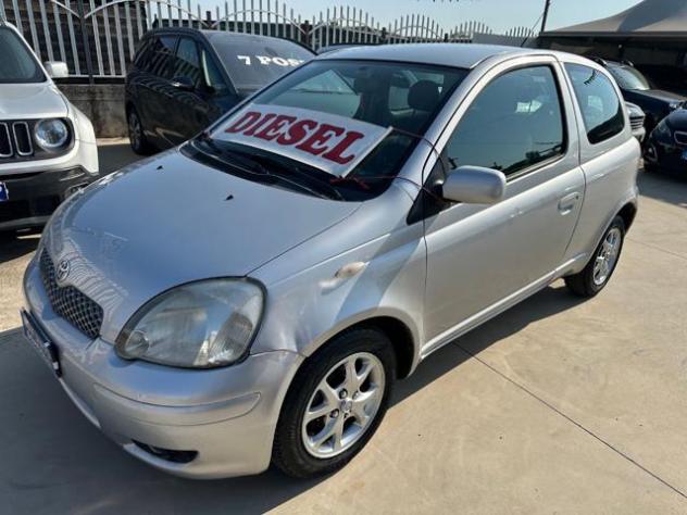 TOYOTA Yaris 1.4 tdi D-4D cat 3 porte Sol rif. 23979356 - Foto 2