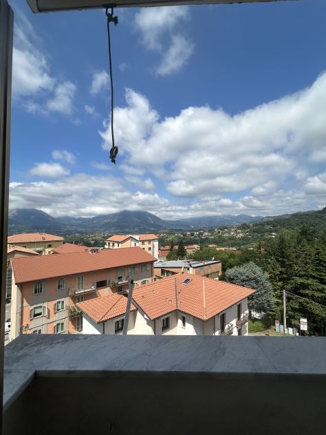 APPARTAMENTO LUMINOSO - Foto 2