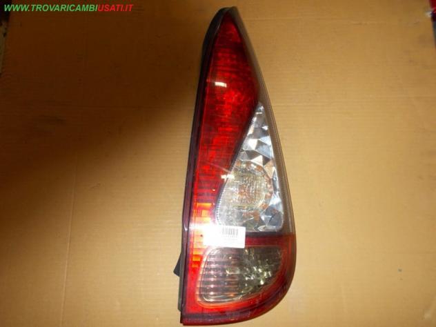 FANALE POST.D.(dal 02/2003) TOYOTA YARIS Verso (NCP20) Parti elettriche Fanaleria Fanali Fanale post. sx. TOYOTA - YARIS Verso - 01-04-2000 - 01-0