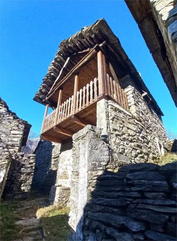 V000569 - CASA RUSTICA CON TERRENO - EDIFICIO 3 di 3