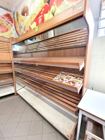 2 scaffalature in legno self-service usate - Foto 5